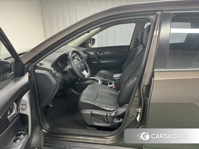 Nissan Qijun 2018 Темно-серый из Китая, фото 3