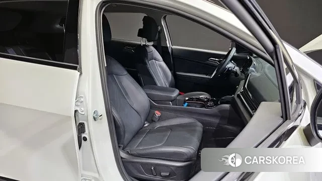 Kia Sportage 5th Generation 2023 Белый из Кореи, фото 3