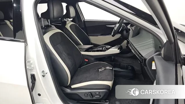 Kia EV6 2023 Белый из Кореи, фото 3