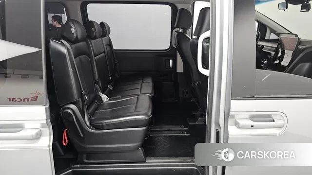 Hyundai Staria 2022 Серебряный из Кореи, фото 3