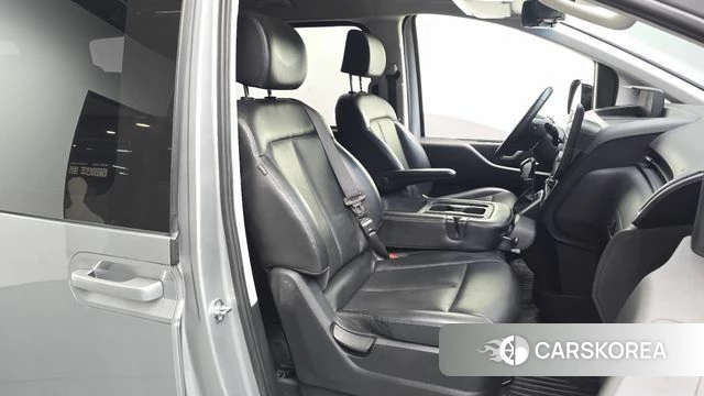 Hyundai Staria 2021 Серебряный из Кореи, фото 3