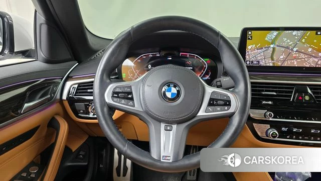 BMW 5 Series (G30) 2021 Белый из Кореи, фото 3