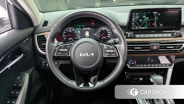 Kia Seltos 2022 Белый из Кореи, фото 3