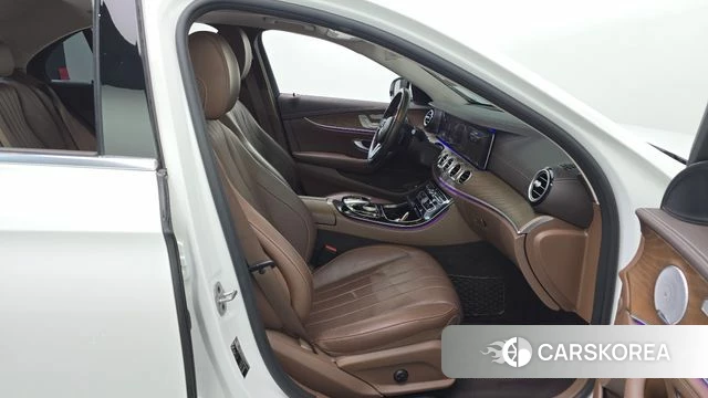 Mercedes-Benz E-Class W213 2020 Белый из Кореи, фото 3