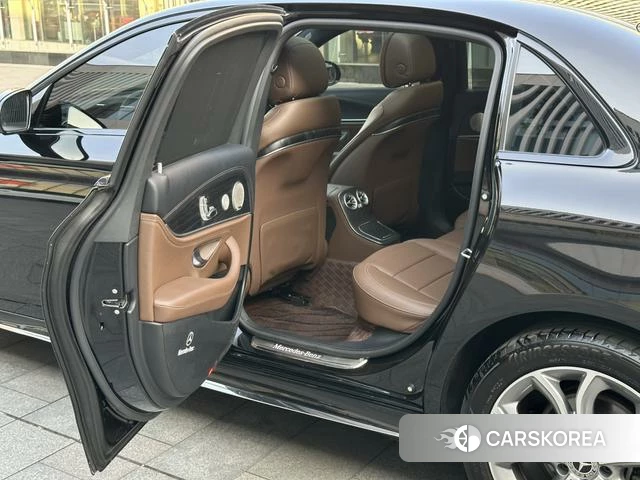 Mercedes-Benz E-class 2022 Черный из Китая, фото 3