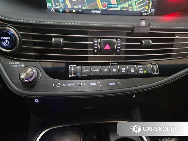 Lexus LS500h 5th generation 2018 Черный из Кореи, фото 3