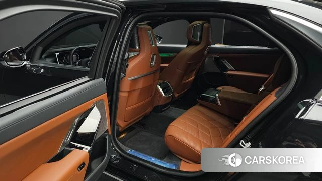 BMW 7 Series (G70) 2025 Черный из Кореи, фото 3