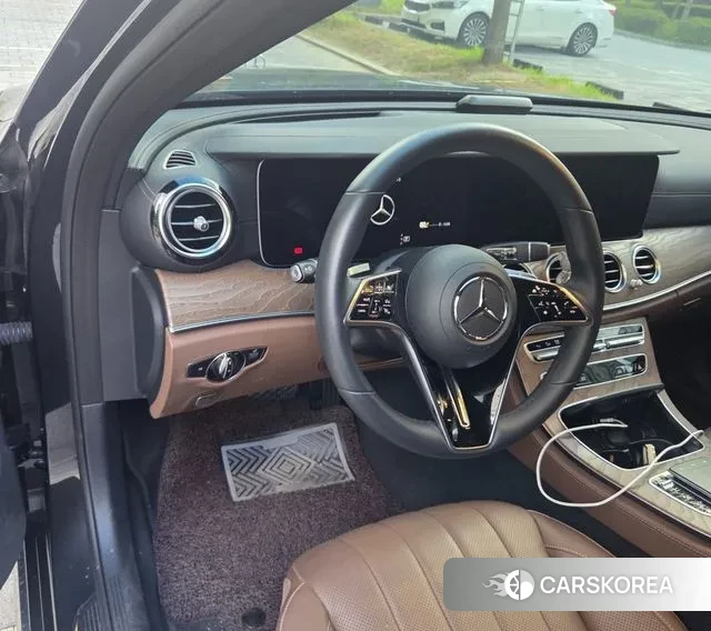 Mercedes-Benz E-Class W213 2023 Серый из Кореи, фото 3