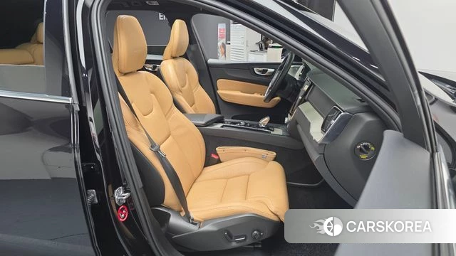 Volvo XC60 second Generation 2020 Черный из Кореи, фото 3