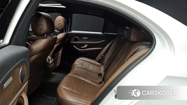 Mercedes-Benz E-Class W213 2023 Белый из Кореи, фото 3