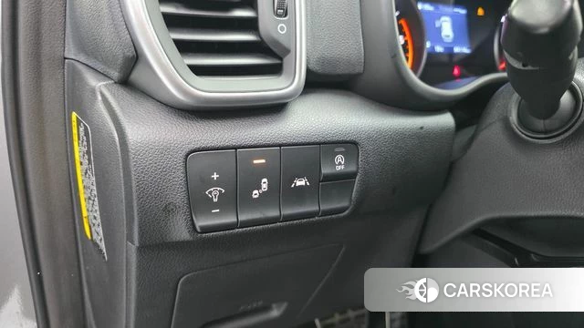 Kia Sportage The Bold 2020 Серебристо-серый из Кореи, фото 3