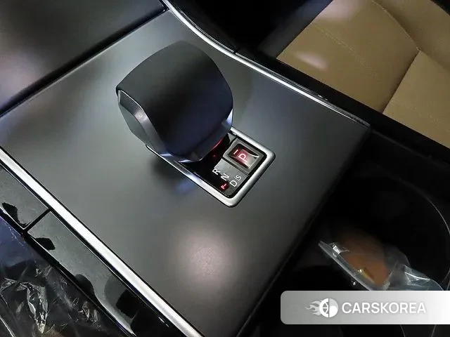 Land Rover Range Rover Velar 2024 Белый из Кореи, фото 3