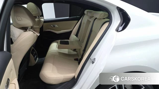 BMW 3 Series (G20) 2023 Белый из Кореи, фото 3