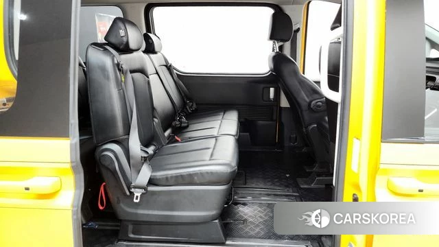 Hyundai Staria 2022 Желтый из Кореи, фото 3