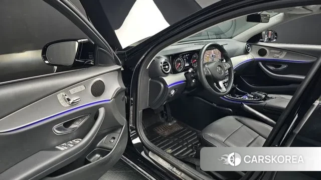 Mercedes-Benz E-Class W213 2018 Черный из Кореи, фото 3