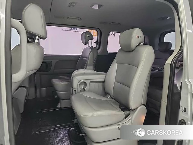 Hyundai The New Grand Starex 2018 Серебристо-серый из Кореи, фото 3