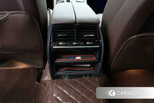 BMW 5 series 2022 Черный из Китая, фото 3