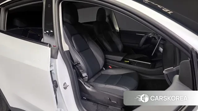 Tesla Model Y 2023 Белый из Кореи, фото 3