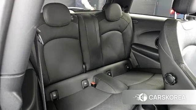 Mini Cooper Electric 2022 Серебряный из Кореи, фото 3