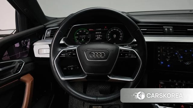 Audi e-Tron 2020 Серебристо-серый из Кореи, фото 3