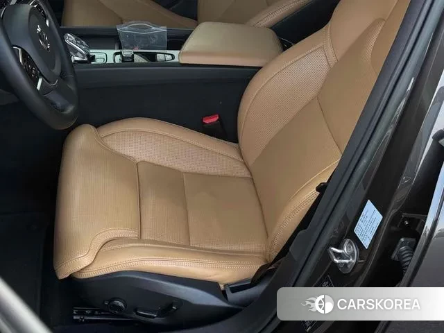 Volvo V60 Cross-Country 2nd Generation 2023 Серый из Кореи, фото 3