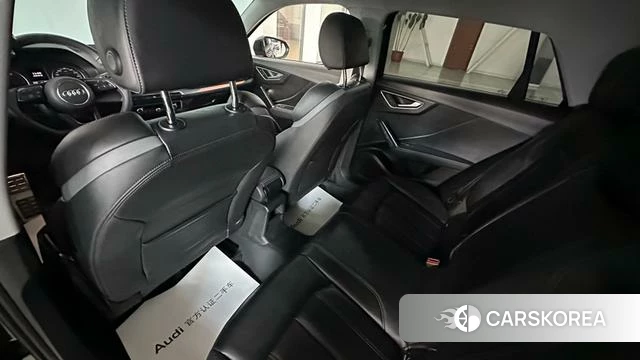 Audi Q2L 2025 Темно-серый из Китая, фото 3