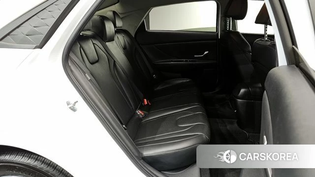 Hyundai The New Avante (CN7) 2024 Белый из Кореи, фото 3