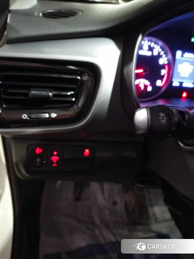 Kia Stonic 2019 Белый из Кореи, фото 3