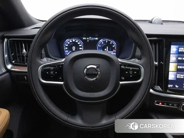 Volvo V60 Cross-Country 2nd Generation 2020 Белый из Кореи, фото 3
