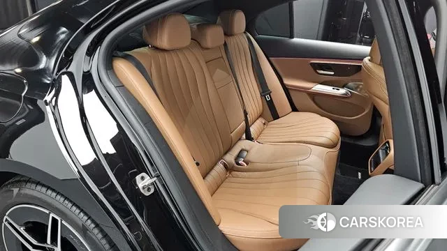 Mercedes-Benz E-Class W214 2024 Черный из Кореи, фото 3