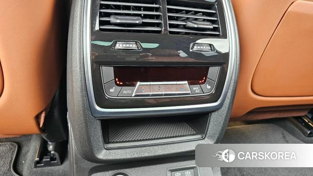 BMW X7 (G07) 2025 Черный из Кореи, фото 3