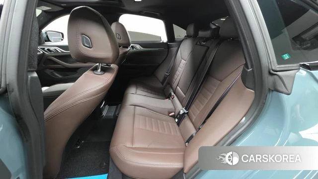 BMW 4 Series (G22) 2025 Цвет галактики из Кореи, фото 3