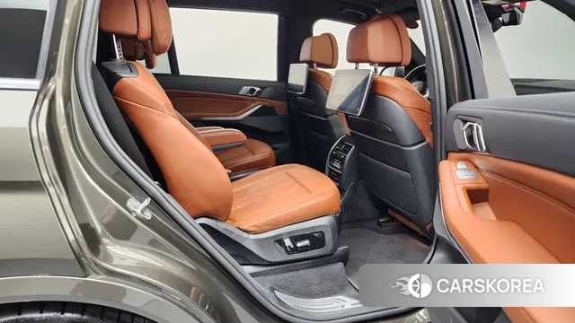 BMW X7 (G07) 2022 Песочный из Кореи, фото 3