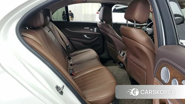 Mercedes-Benz E-Class W213 2019 Белый из Кореи, фото 3