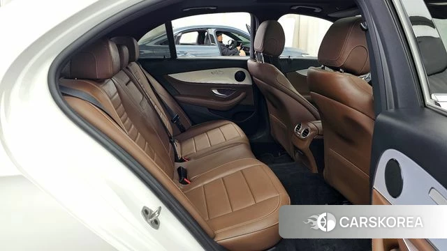Mercedes-Benz E-Class W213 2021 Белый из Кореи, фото 3