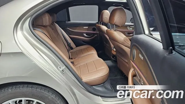 Mercedes-Benz E-Class W213 2022 Серебристо-серый из Кореи, фото 3