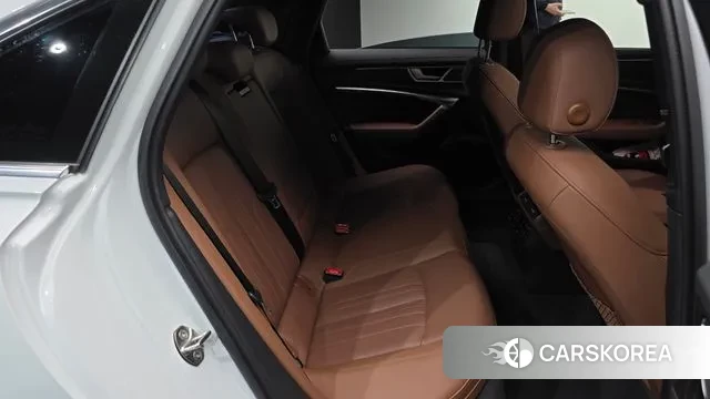 Audi A6 (C8) 2020 Белый из Кореи, фото 3