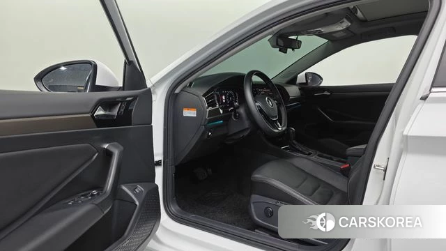 Volkswagen 7th Generation of Jetta 2021 Белый из Кореи, фото 3