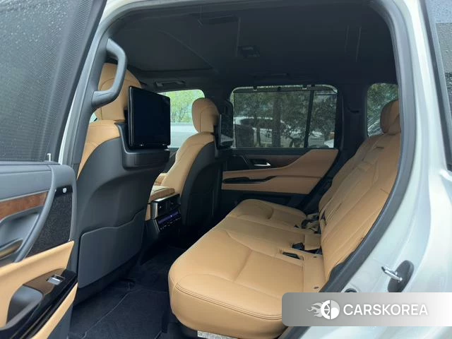 Lexus LX 2024 Белый из Китая, фото 3