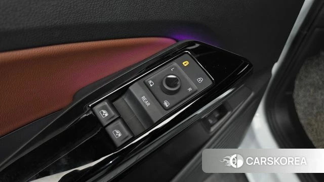 Volkswagen ID.4 2023 Белый из Кореи, фото 3