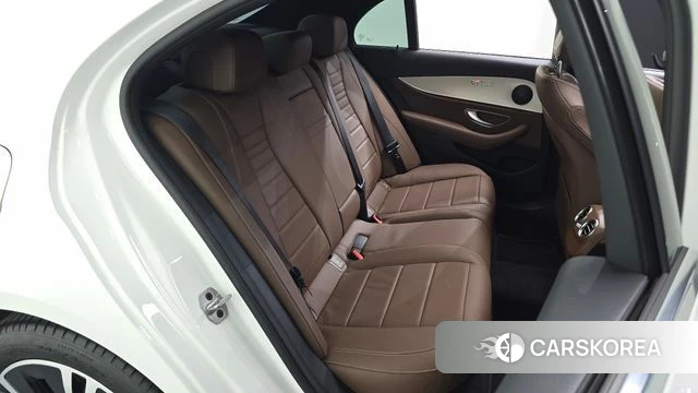 Mercedes-Benz E-Class W213 2021 Белый из Кореи, фото 3