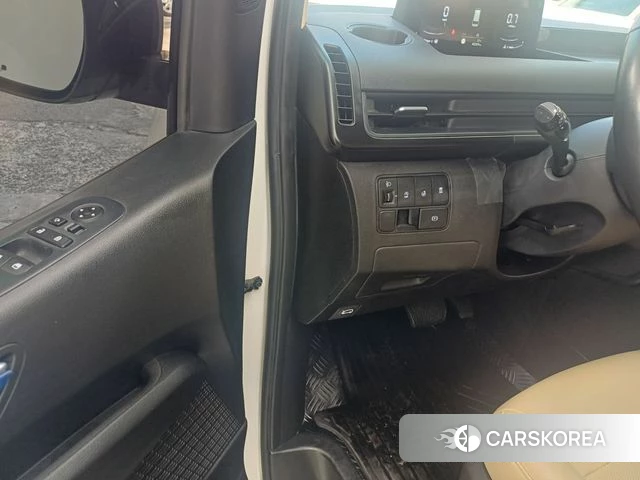 Hyundai Staria 2022 Белый из Кореи, фото 3