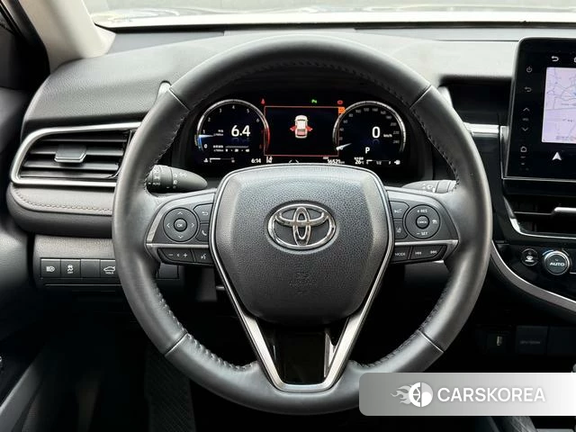 Toyota Camry 2024 Серебристо-серый из Китая, фото 3