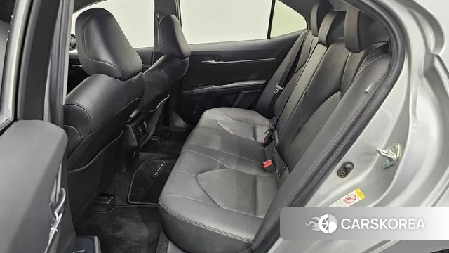 Toyota Camry (XV70) 2018 Серебряный из Кореи, фото 3