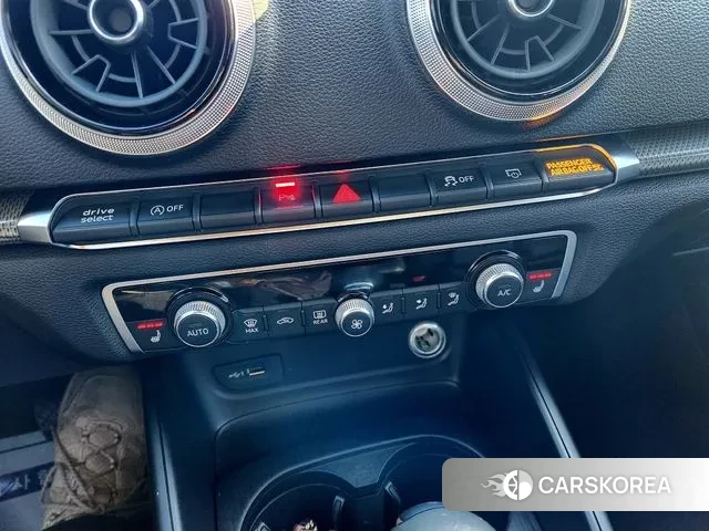 Audi New A3 2018 Черный из Кореи, фото 3