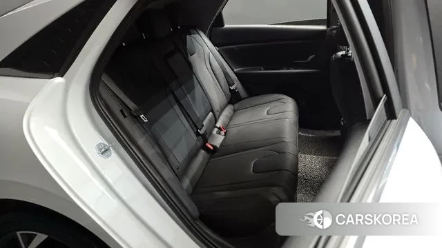 Hyundai The New Avante (CN7) 2023 Белый из Кореи, фото 3