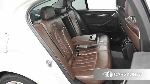 BMW 5 Series (G30) 2019 Белый из Кореи, фото 3