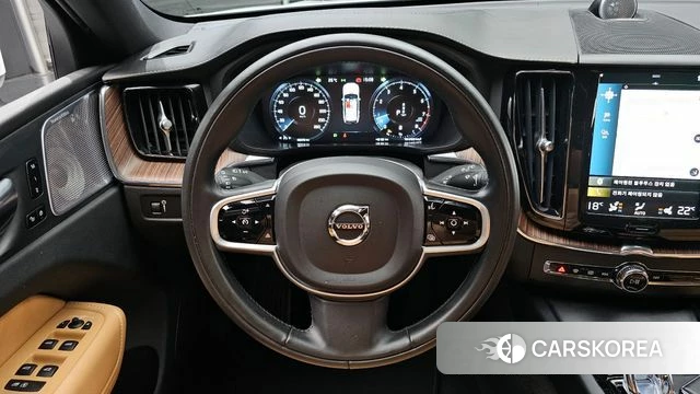 Volvo XC60 second Generation 2021 Белый из Кореи, фото 3