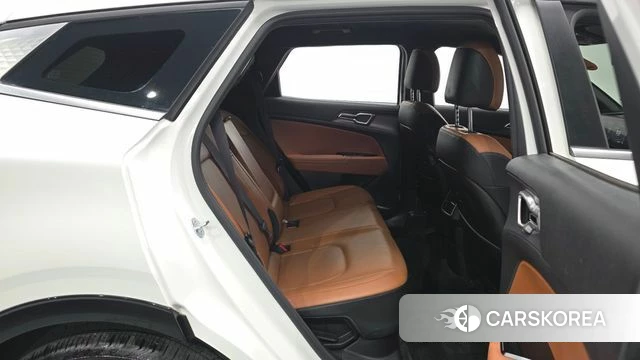 Kia Sportage 5th Generation Hybrid 2023 Белый из Кореи, фото 3