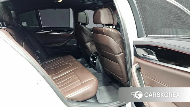BMW 5 Series (G30) 2022 Белый из Кореи, фото 3